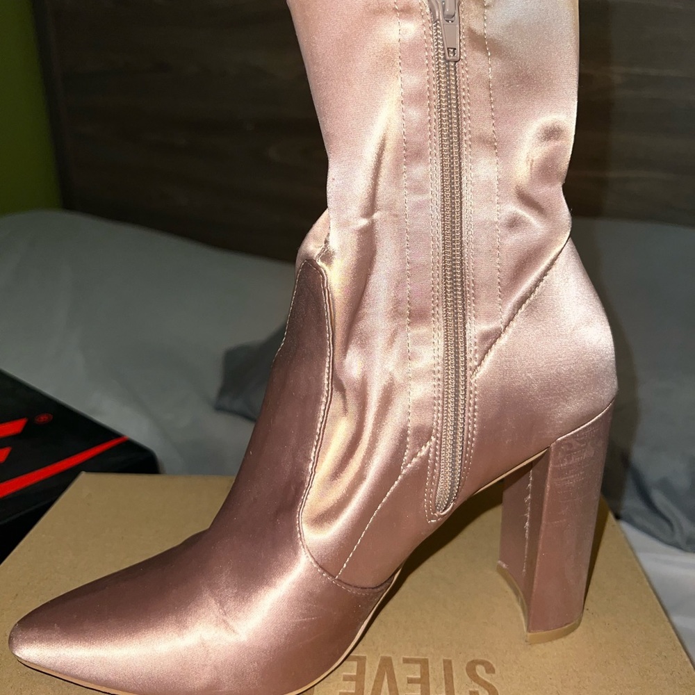 Used Steve Madden Blush Bootie